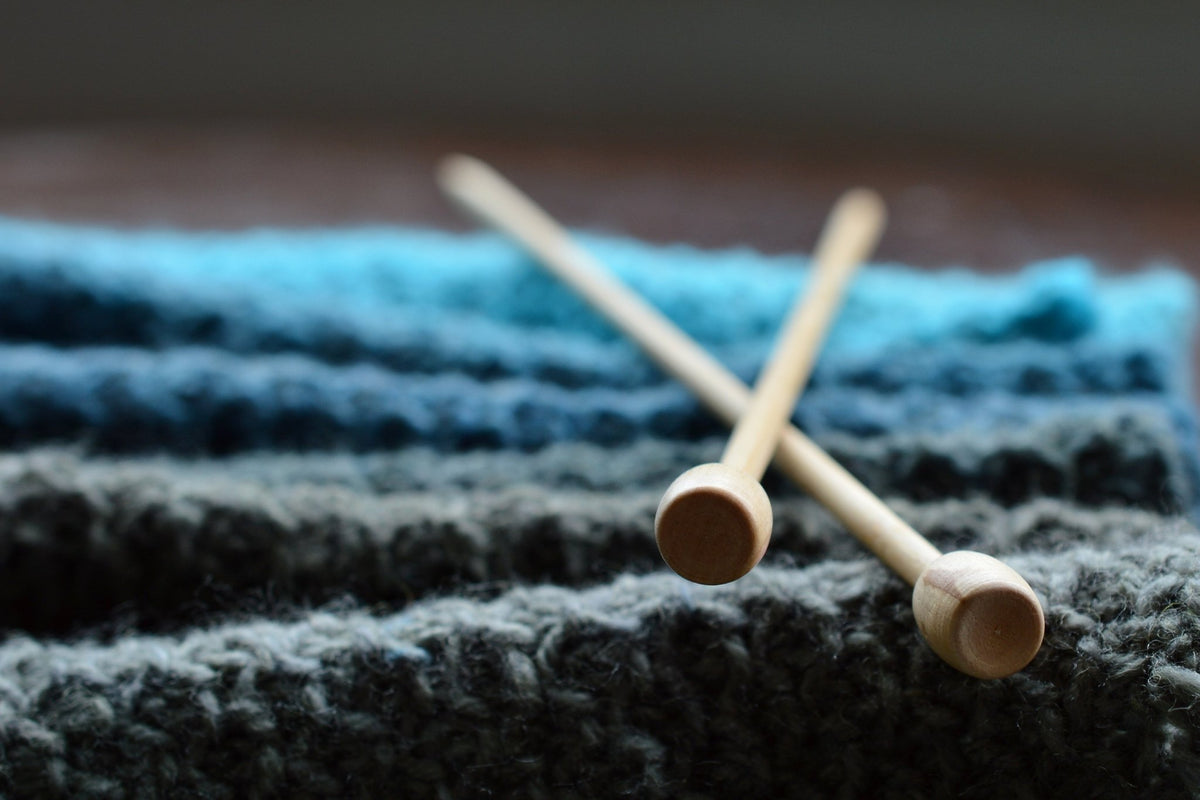 Weighing the Pros and Cons Wooden vs. Metal Knitting Needles The