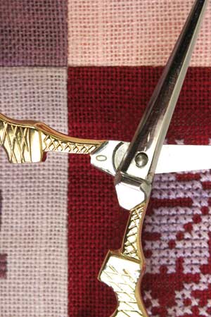 Sajou Tour Eiffel Gilded Embroidery Scissors with Pink Charm - The Needle Store