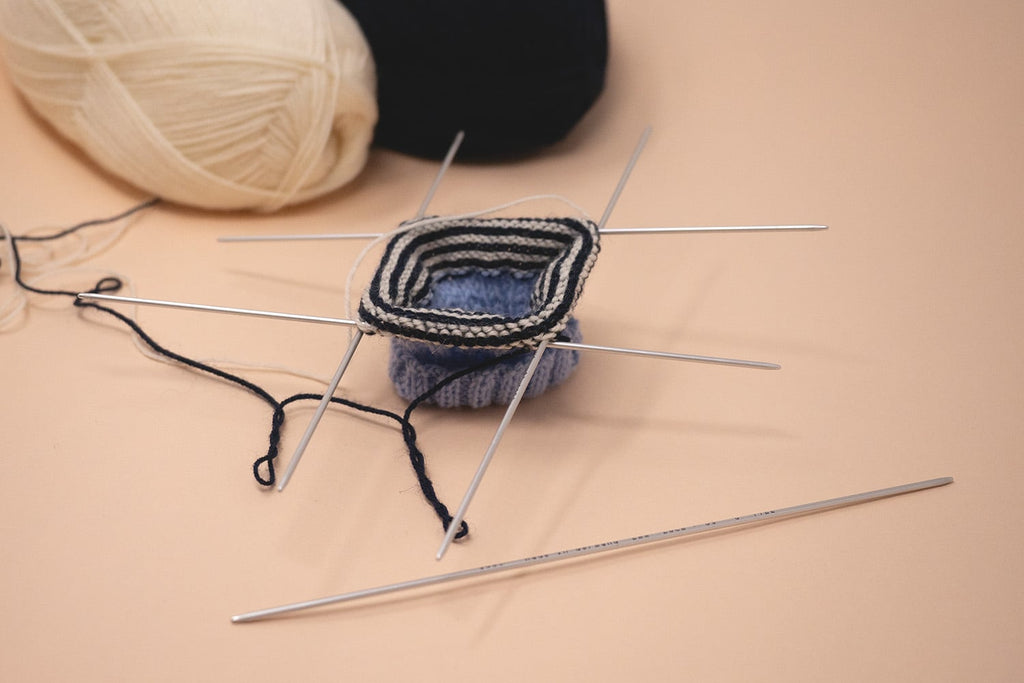 KnitPro Dreamz Aiguilles à tricoter circulaires fixes de 40 cm US 5 (3,75 mm) avec 10 marqueurs KnitPro Dreamz Aiguilles à tricoter circulaires fixes de 40 cm US 5 (3,75 mm) avec 10 marqueurs