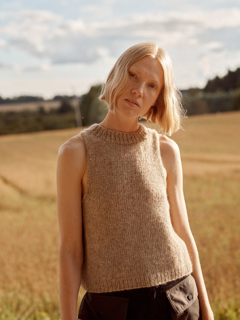 Laine Magazine - Issue 21 - The Needle Store