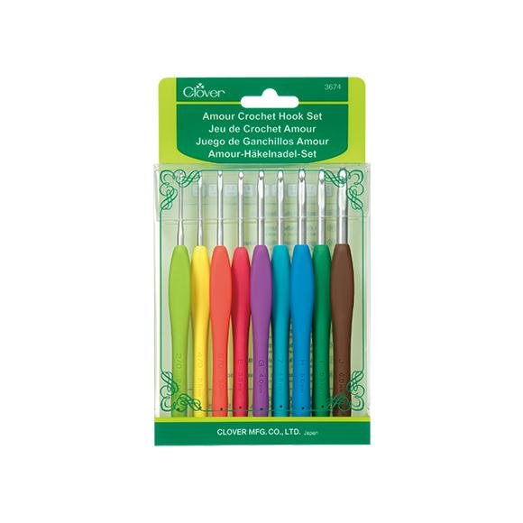 Clover Japan Crochet Hook Set 10 Hooks 3 Staples Mini Scissors Knit Gauge Case 43-405