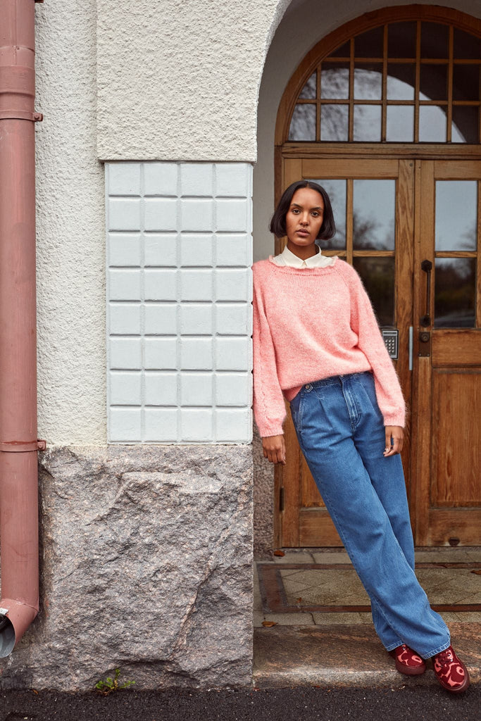 Laine Magazine - Issue 16 - The Needle Store