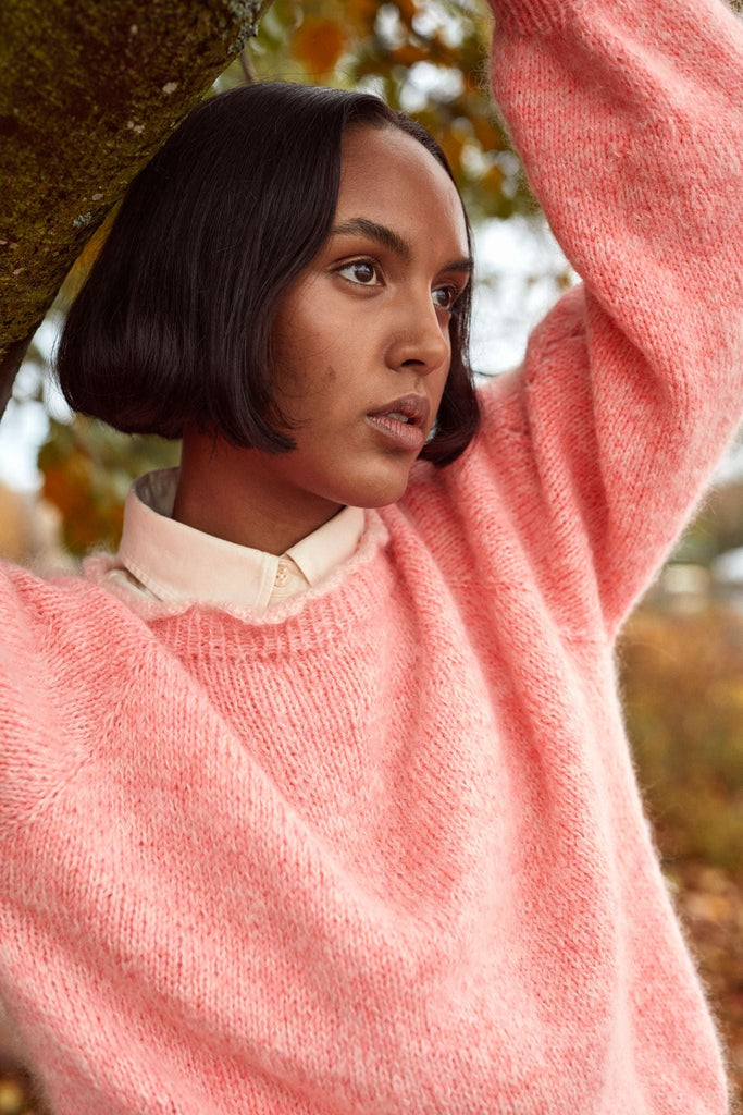 Laine Magazine - Issue 16 - The Needle Store