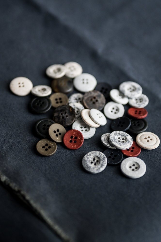 Merchant & Mills Brick Speckles 18mm Buttons - The Needle Store