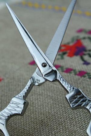 Sajou Tour Eiffel Chromed Embroidery Scissors with Pink Charm - The Needle Store