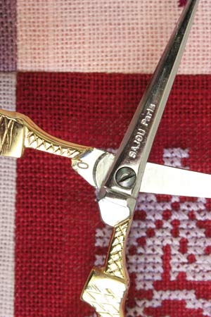 Sajou Tour Eiffel Gilded Embroidery Scissors with Pink Charm - The Needle Store